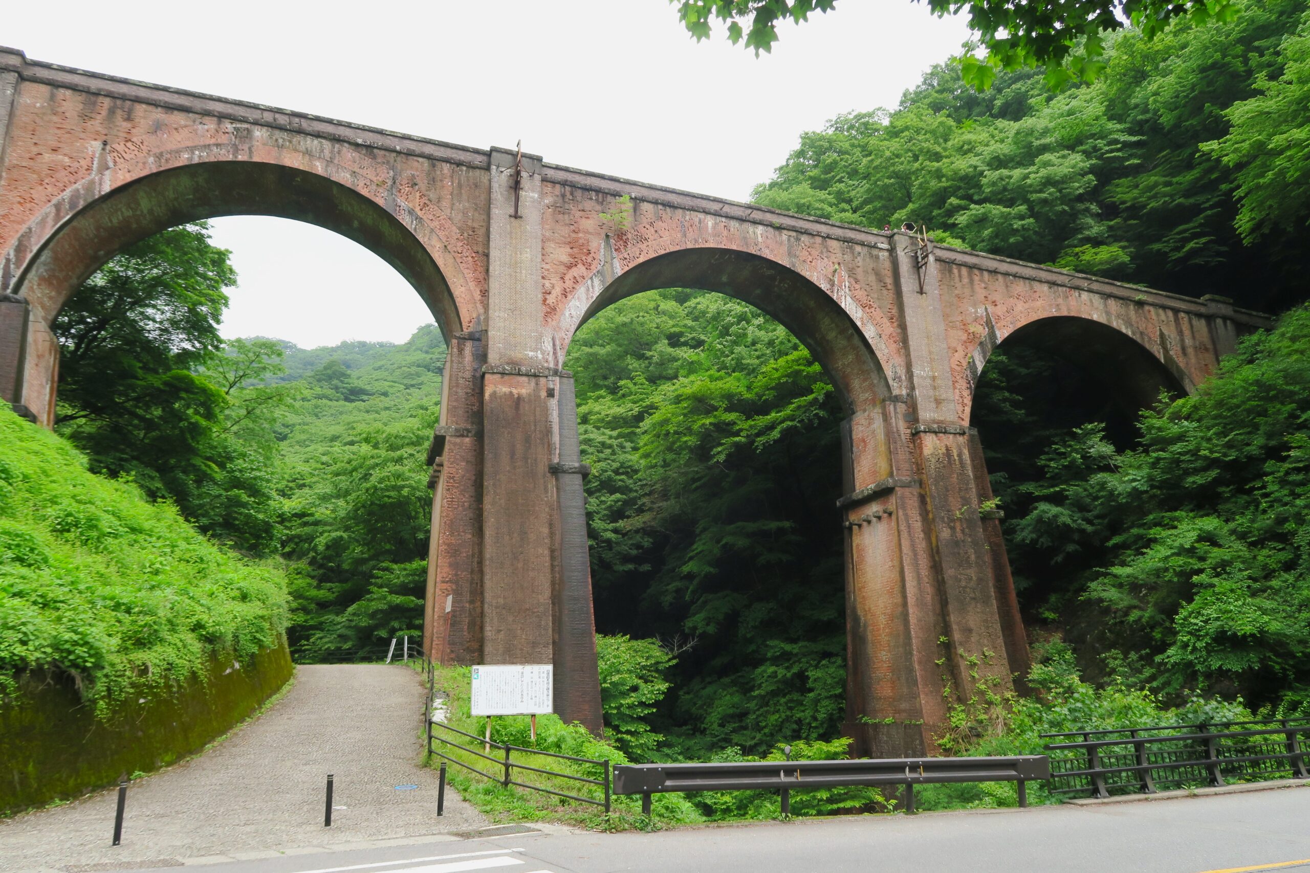 信州碓氷峠アプトの道は、線路があった時代の峠越えの奮闘史