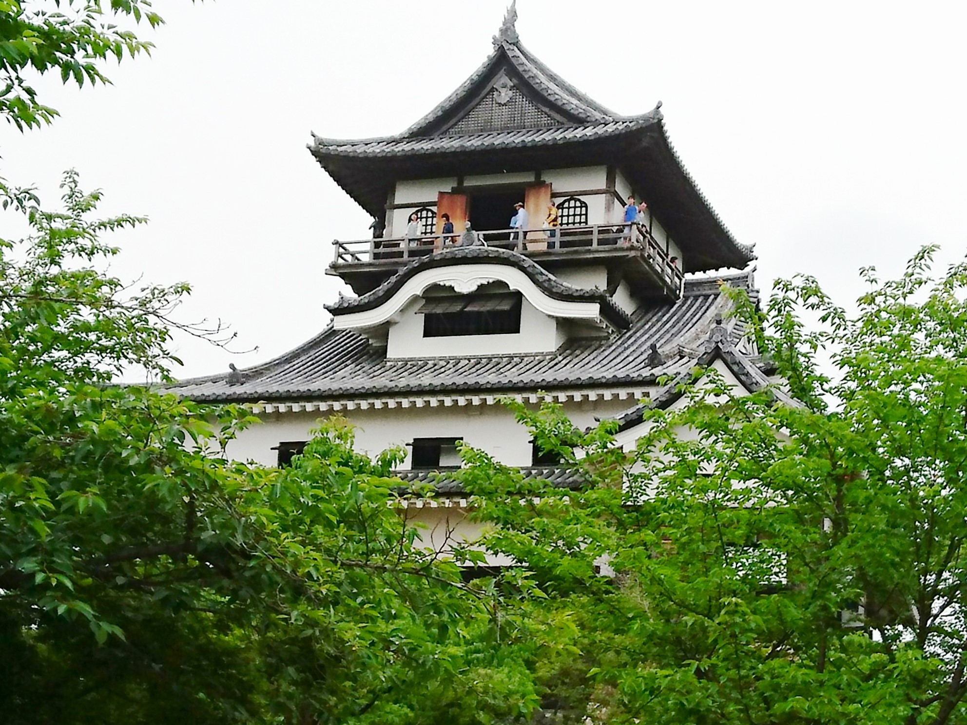 木曽川のほとりに名城あり！串グルメも楽しむ犬山城下町散策