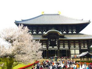 ゆるりと時が流れる世界遺産・ 古都奈良の文化財に春の訪れ