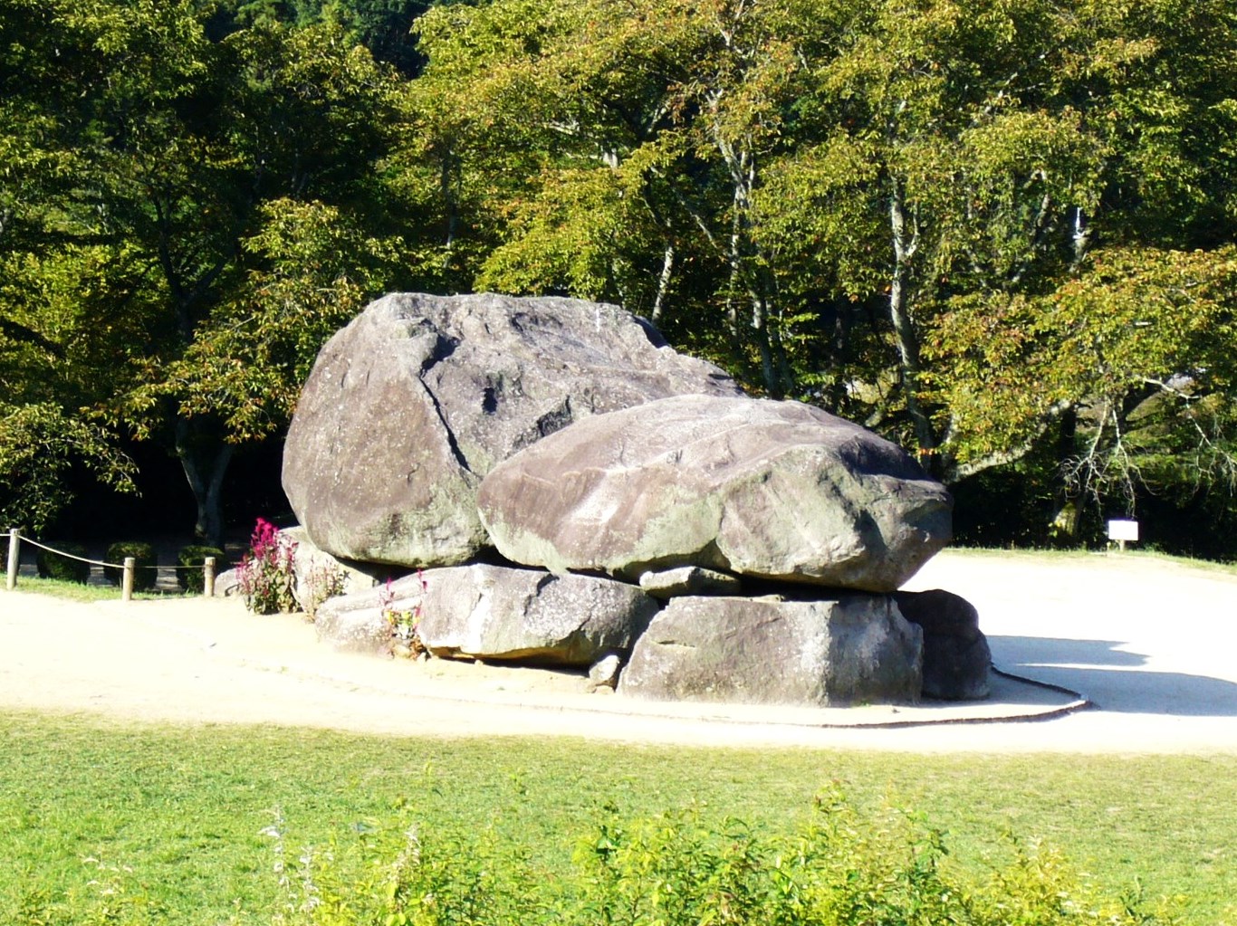 古代浪漫の里・飛鳥に残る謎の石造物を巡るサイクリング　