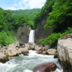 上越妙高エリア・苗名滝と笹ヶ峰高原で森と水辺のトレッキング