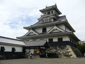 ｢秀吉の出世城｣北国街道の要衝・近江長浜城と湖畔散歩