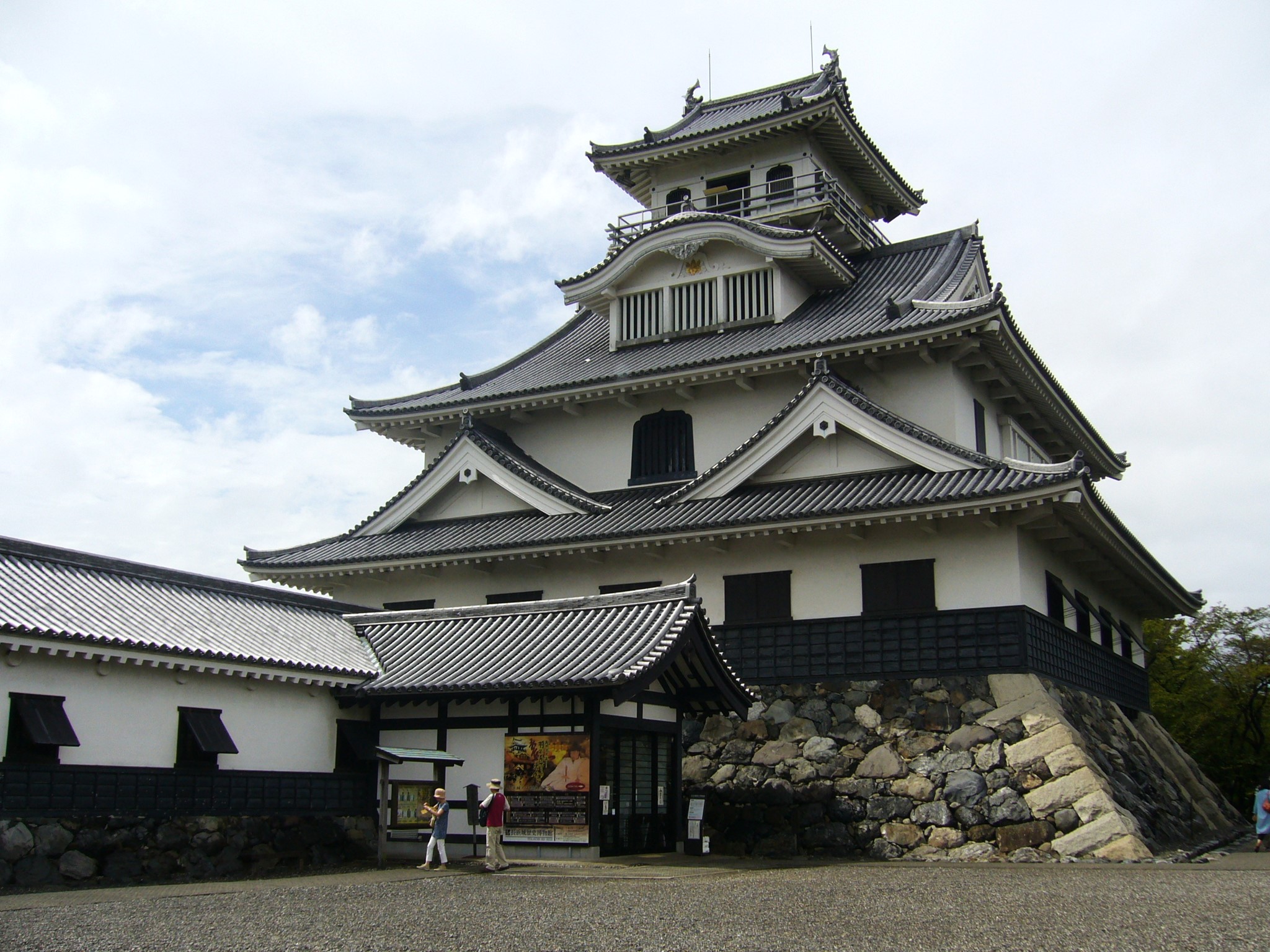 ｢秀吉の出世城｣北国街道の要衝・近江長浜城と湖畔散歩