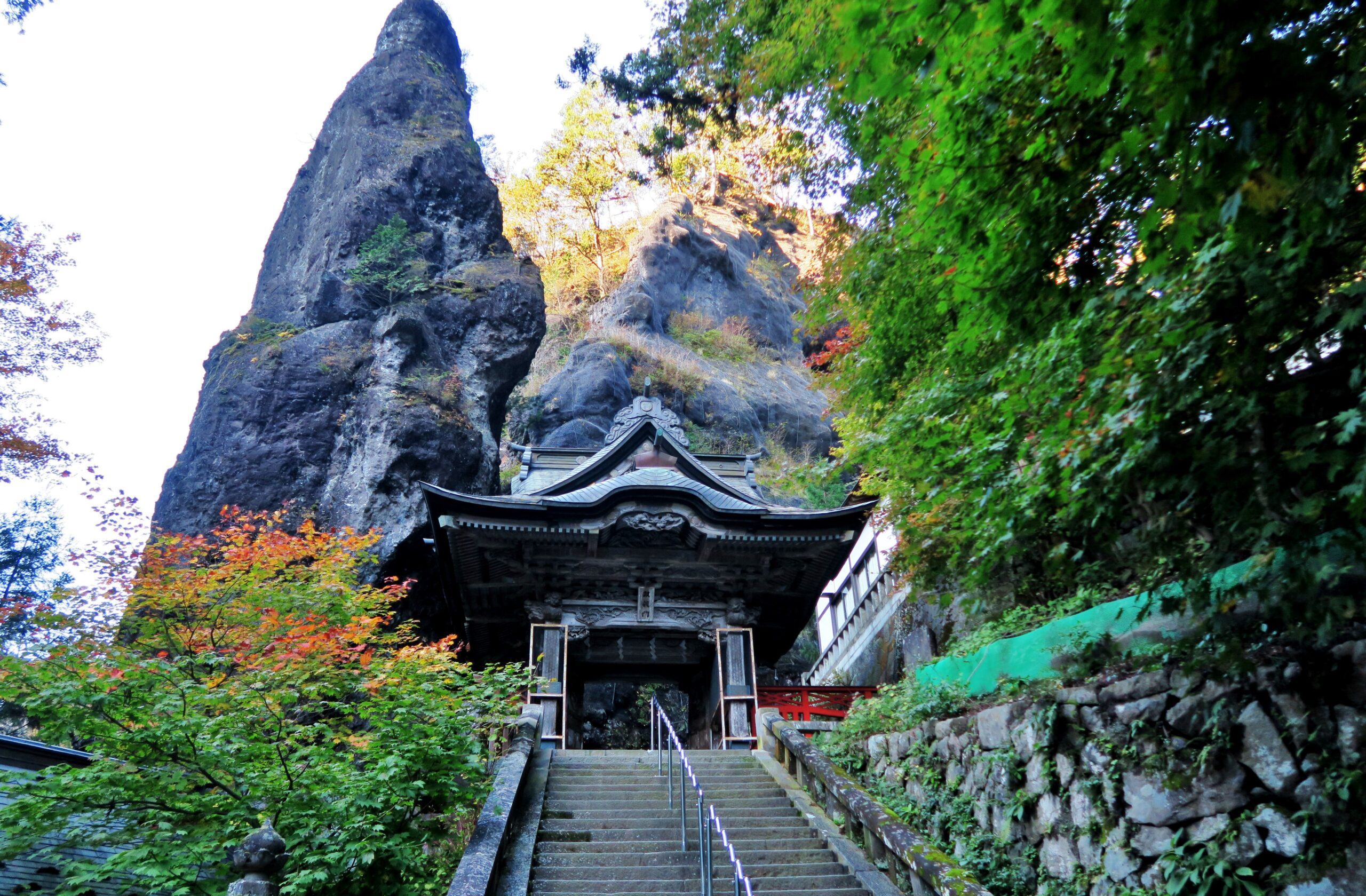 神々の棲む社・榛名神社へ。榛名湖と榛名富士の絶景に感動