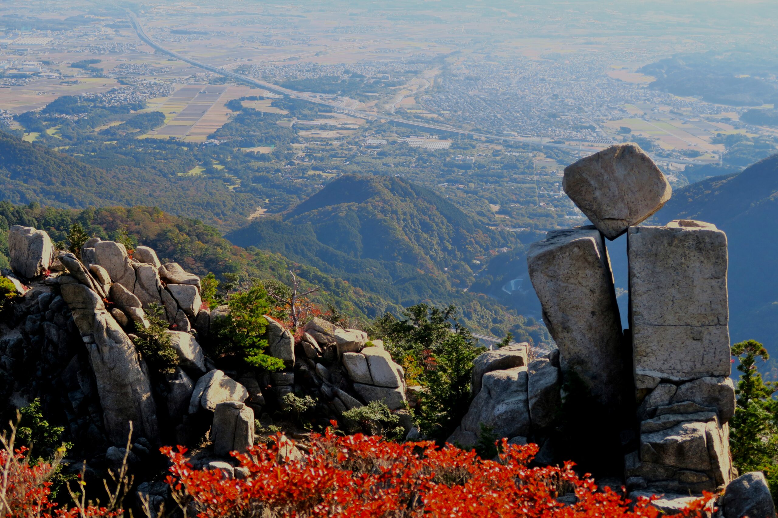 三重「御在所岳」を奇岩奇石を探して登るアスレチック登山！