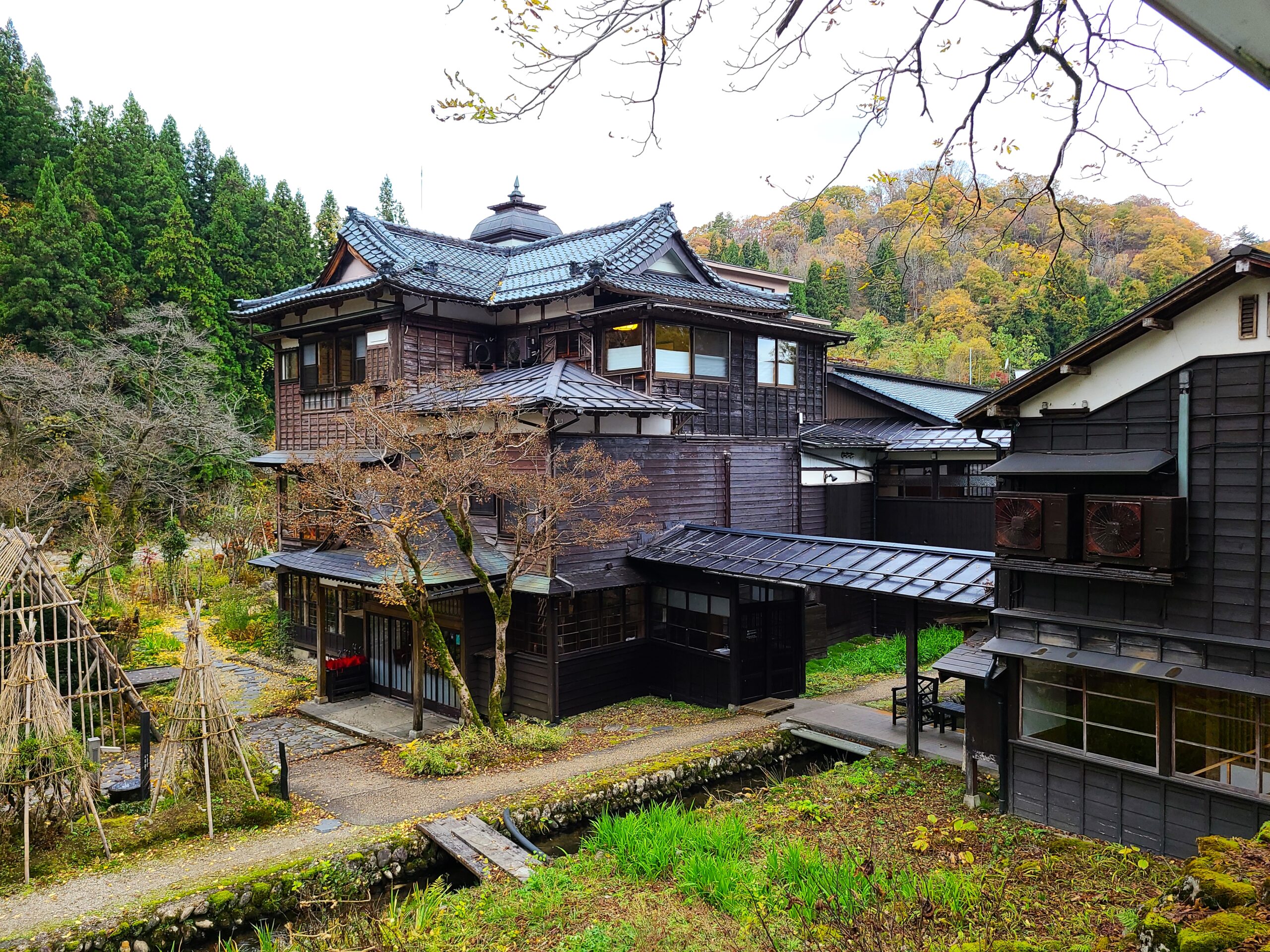 古き良き日本の原風景を露天で愛でる里山の一軒宿｢嵐渓荘｣