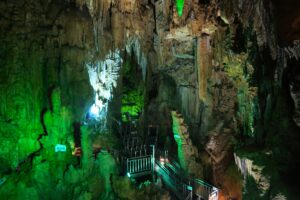 福島｢あぶくま洞｣は一滴の地下水が織り成す大自然のアート