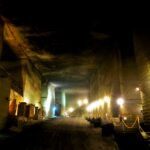 大迫力！大谷石の絶景地下迷宮と宇都宮餃子に舌づつみ