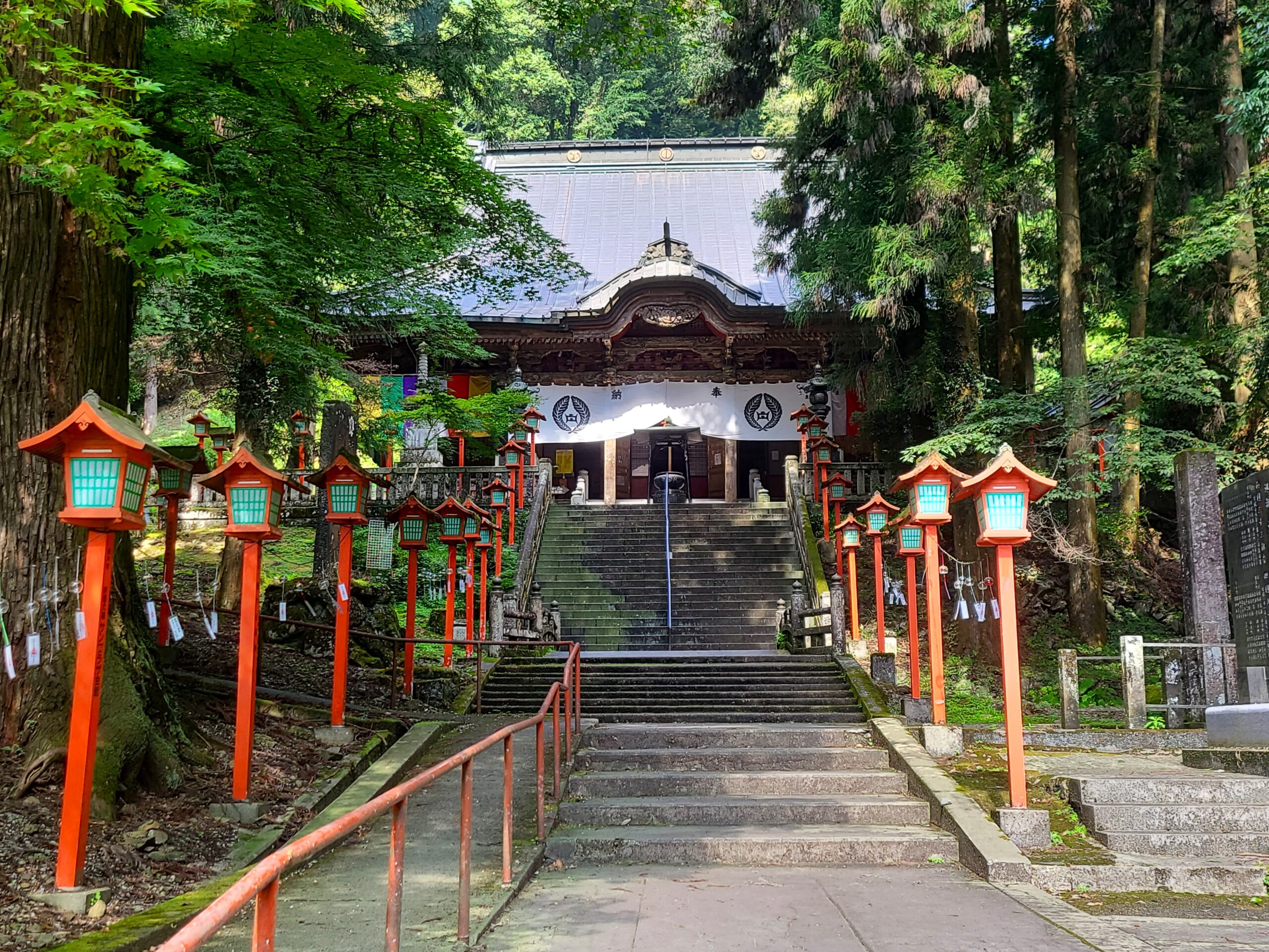 鍾乳窟がパワースポット。日光開山ゆかりの古刹、出流山満願寺