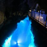 岩手・龍泉洞はドラゴンブルーの地底湖が待つ、神秘の鍾乳洞
