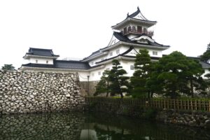 加賀百万石の分家が治めた越中の要衝。前田利長ゆかりの富山城