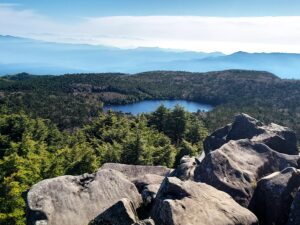 北八ヶ岳の神秘の世界！森閑の原生林「苔の森」白駒池へ