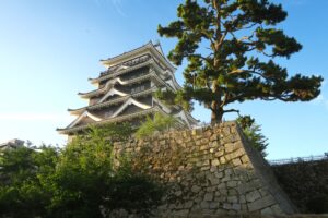 西国鎮護の拠点！鉄板張りが復元された築城400年の福山城を歩く